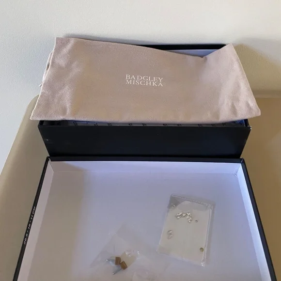 Badgley Mischka Satin Tampa Ivory Crystal Ankle Strap Stiletto Sandals N… - Picture 15 of 15